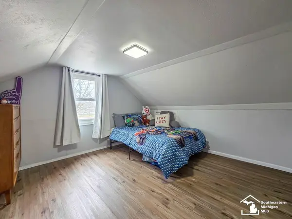 7100 Taylor AVE, Bedford Twp, MI 48182