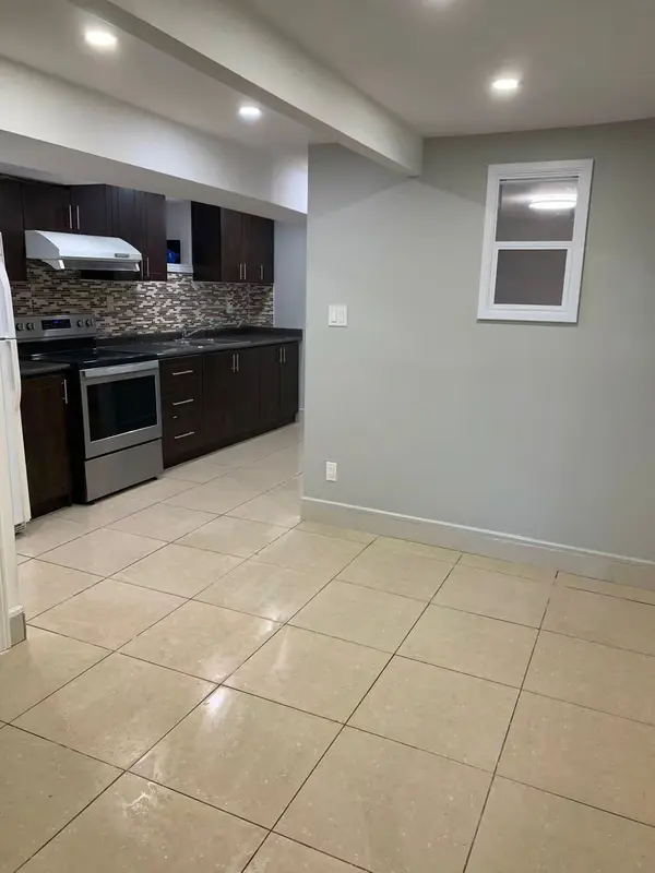 353 Lansdowne AVE #Bsmt, Toronto C01, ON M6H 3Y2