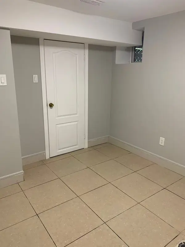 353 Lansdowne AVE #Bsmt, Toronto C01, ON M6H 3Y2