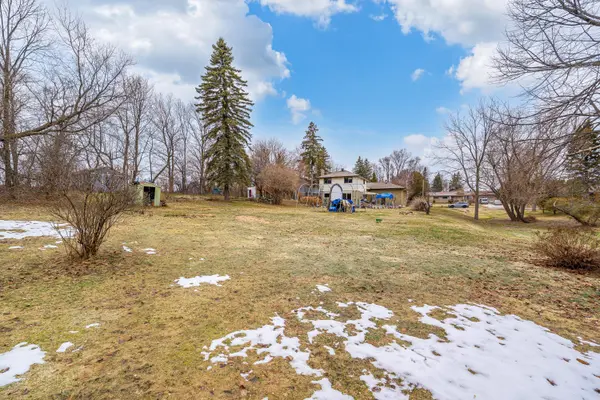 2 Jomar AVE, Pickering, ON L1V 2P9