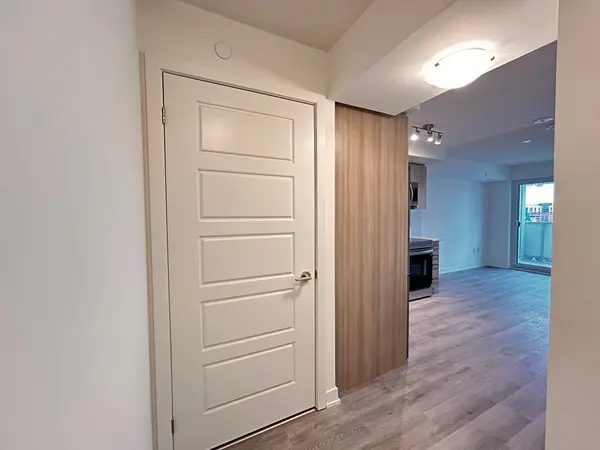 1010 Sandy Beach RD #601, Pickering, ON L1W 0C7