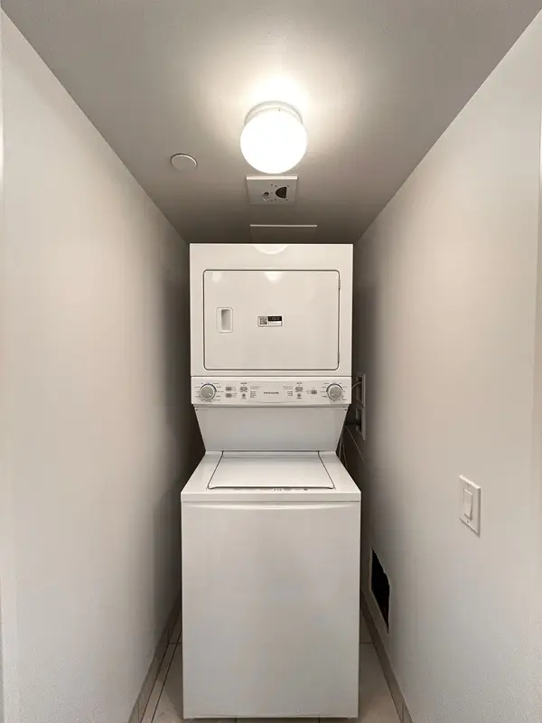 1010 Sandy Beach RD #601, Pickering, ON L1W 0C7