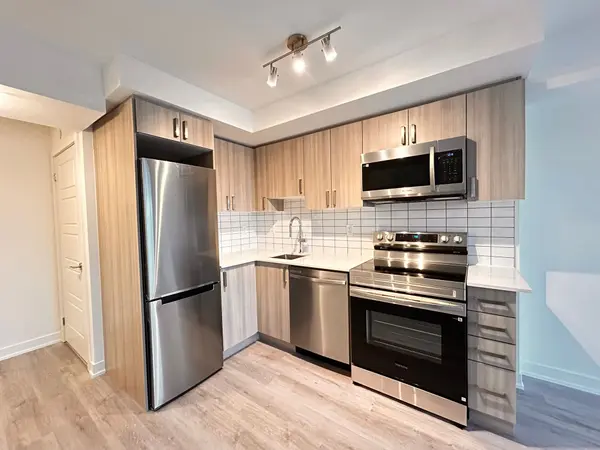 1010 Sandy Beach RD #601, Pickering, ON L1W 0C7