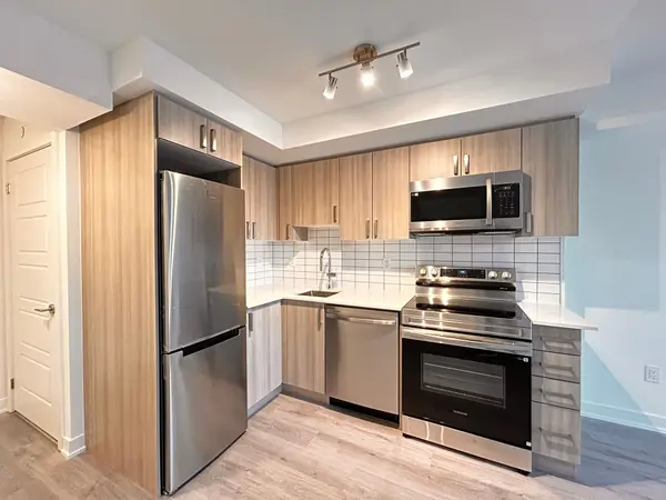 1010 Sandy Beach RD #601, Pickering, ON L1W 0C7