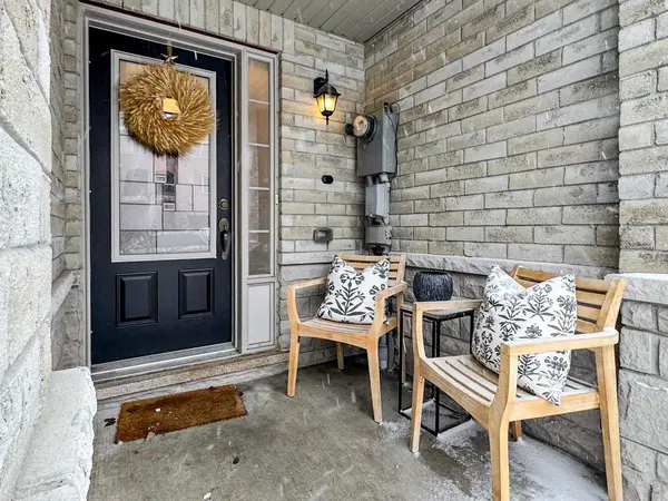 16 SILVESTER ST, Ajax, ON L1Z 0M6