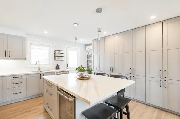 115 Bayview DR, Barrie, ON L4N 3P3