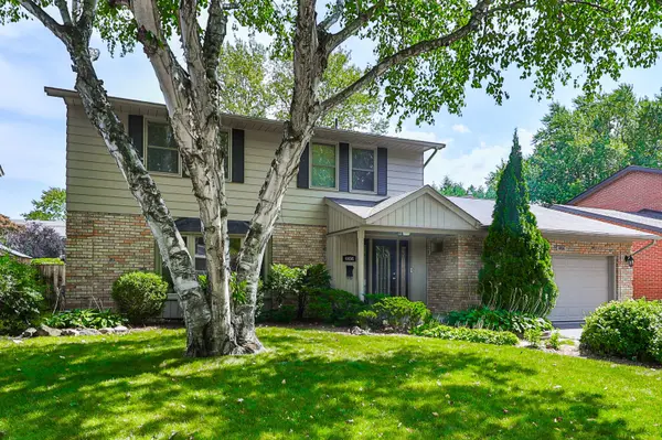 4456 Hawthorne DR, Burlington, ON L7L 1G5