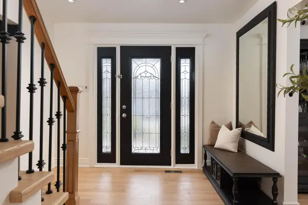 4456 Hawthorne DR, Burlington, ON L7L 1G5