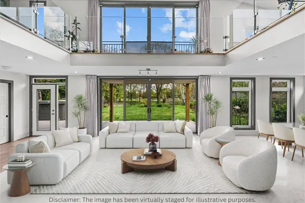 704 Cedar AVE, Burlington, ON L7T 2R7