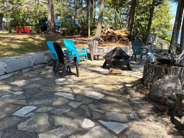 2077 White Lake RD W, Douro-dummer, ON K0L 2H0