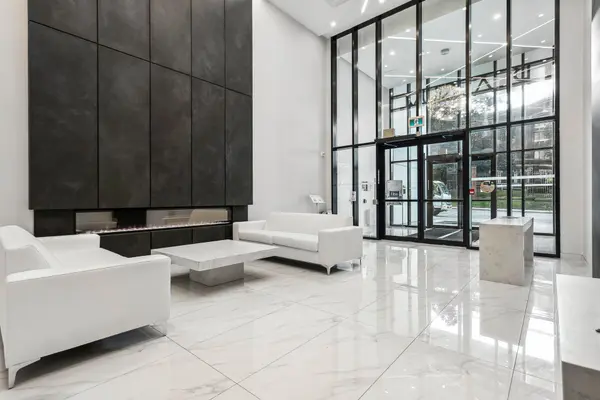 15 Queen ST S #1702, Hamilton, ON L8P 0C6