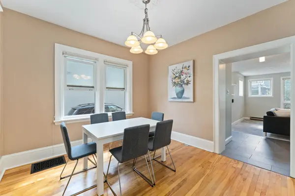 284 Churchill AVE N, Carlingwood - Westboro And Area, ON K1Z 5B6