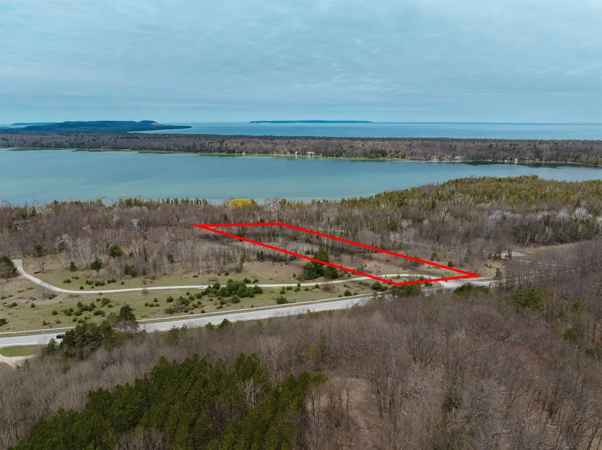 S Manitou TRL, Cleveland Twp, MI 49621