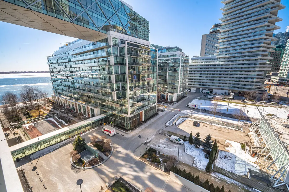 39 Queens Quay E #837, Toronto C08, ON M5E 0A4