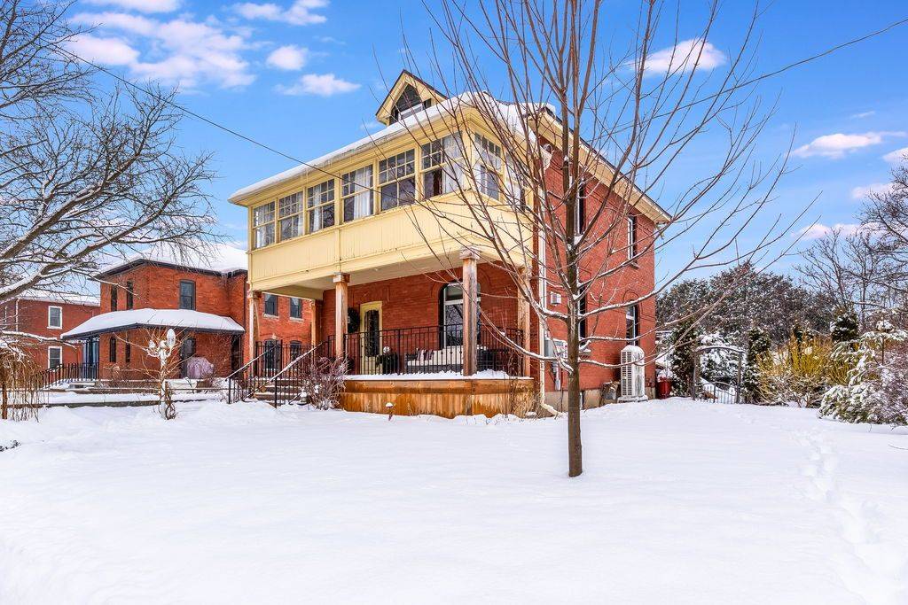 12 Elizabeth ST W, Clearview, ON L0M 1G0