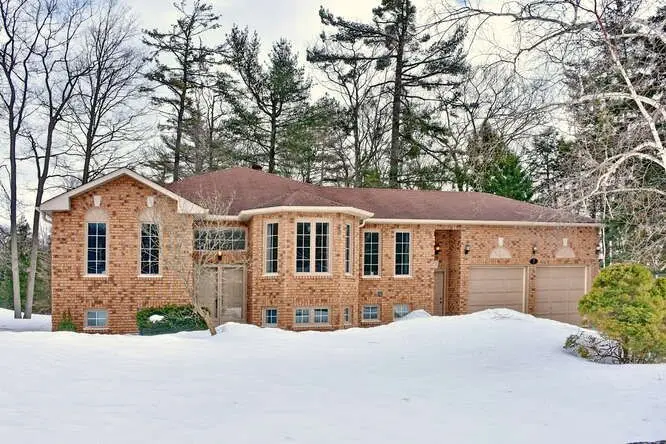 1 Downer CRES, Wasaga Beach, ON L9Z 1B9