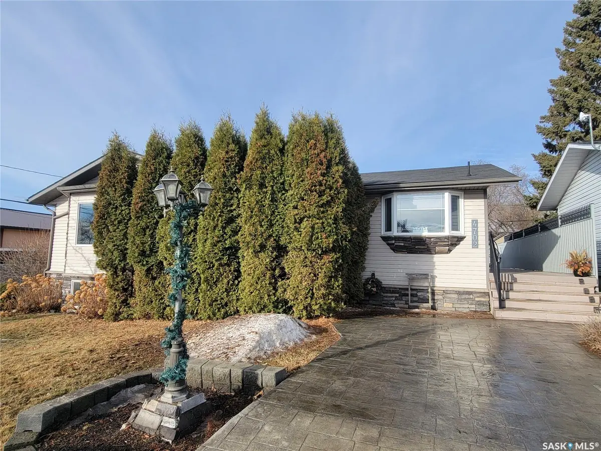 4702 Leader STREET, Macklin, SK S0L 2C0