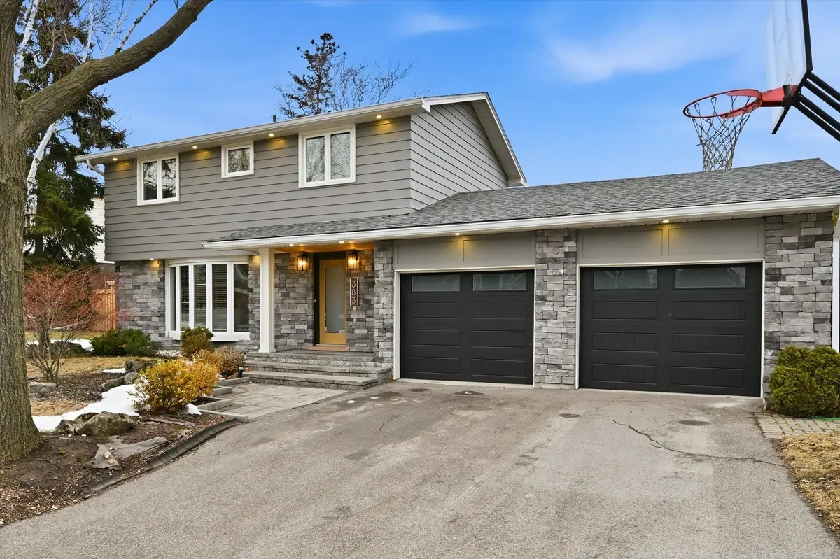 383 Cosburn CRES, Burlington, ON L7L 2W5