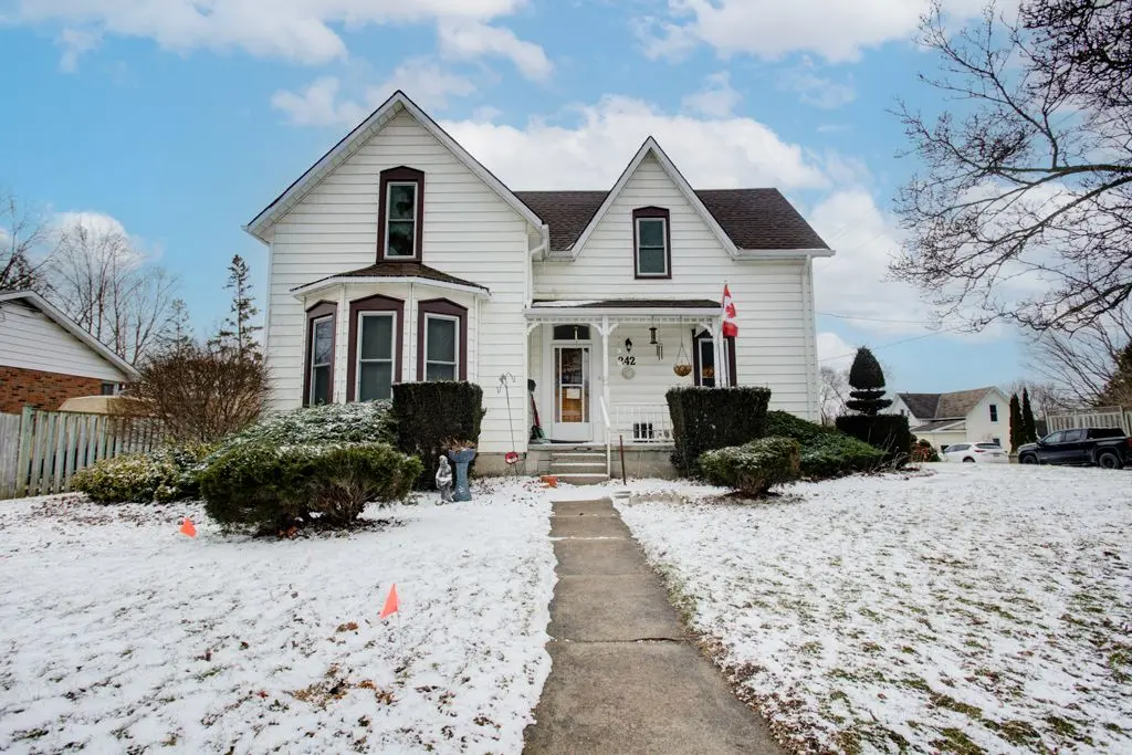 242 Wonham ST S, Ingersoll, ON N5C 2Z6