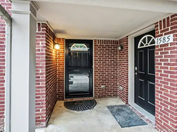 1577 Addington LN, Pittsfield Charter Township, MI 48108