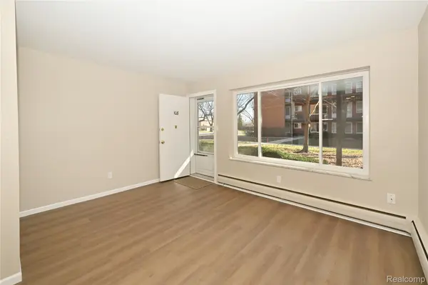 2925 W 13 Mile RD #108, Royal Oak, MI 48073