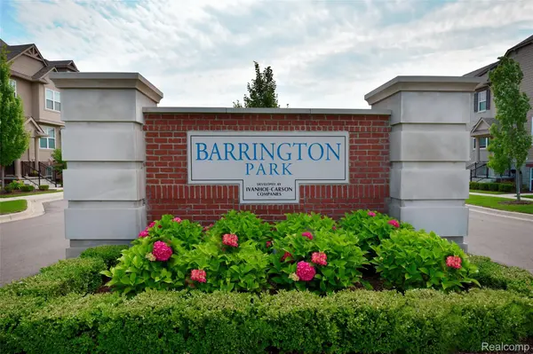 2888 Glenbar CIR, Rochester Hills, MI 48307