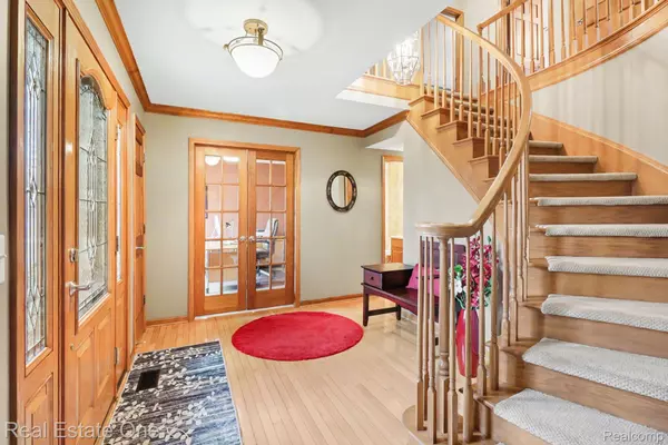 5045 Ashford RD, Independence Charter Township, MI 48348