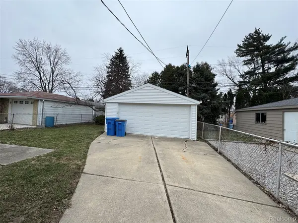 5722 CENTRALIA ST, Dearborn Heights, MI 48127