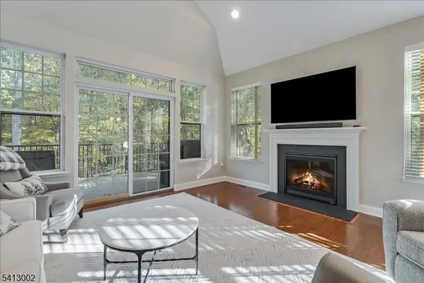 27 Bellflower Ct, Allamuchy Twp., NJ 07882