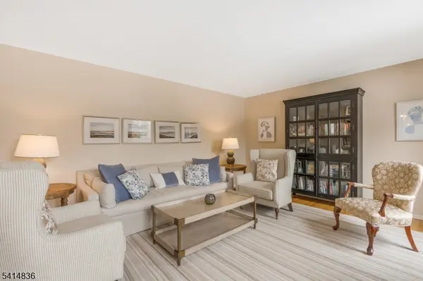 124 Howell Dr, Branchburg Twp., NJ 08876