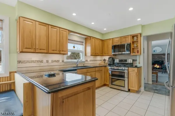 124 Howell Dr, Branchburg Twp., NJ 08876