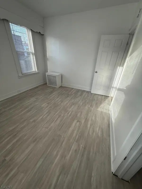 85 Sunnyside Ter #1, East Orange City, NJ 07018