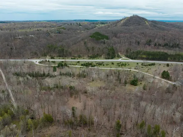 S Manitou TRL, Cleveland Twp, MI 49621