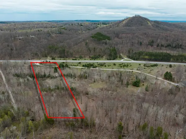 S Manitou TRL, Cleveland Twp, MI 49621