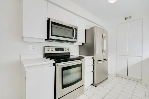 80 Front ST E #804, Toronto C08, ON M5E 1Z7