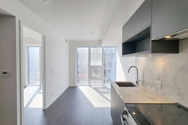 100 Queen ST E #806, Toronto C08, ON M5C 0B5