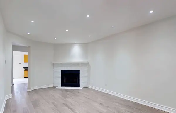 11 Noake CRES, Ajax, ON L1T 3L4