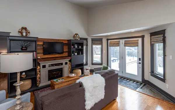 142 Mainprize CRES, East Gwillimbury, ON L0G 1M0