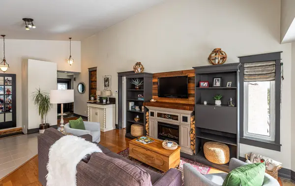 142 Mainprize CRES, East Gwillimbury, ON L0G 1M0