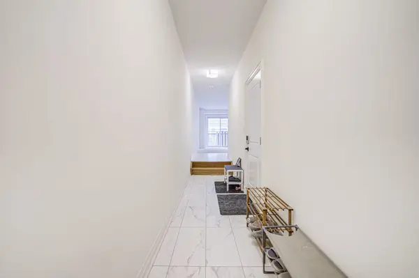 10 Silvermills LN, Markham, ON L6C 3L5