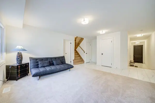 10 Silvermills LN, Markham, ON L6C 3L5