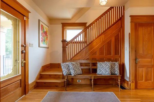 12 Elizabeth ST W, Clearview, ON L0M 1G0