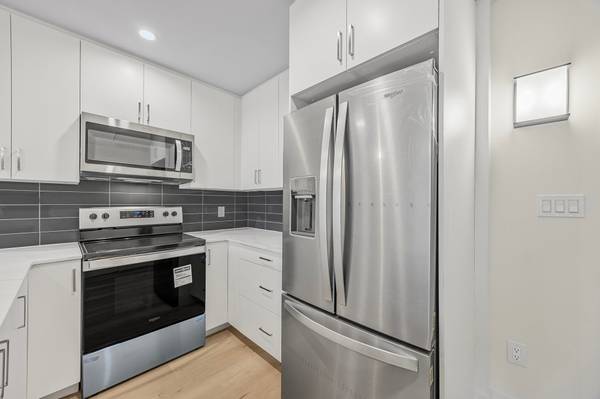 121 Mary ST #404, Clearview, ON L0M 1G0