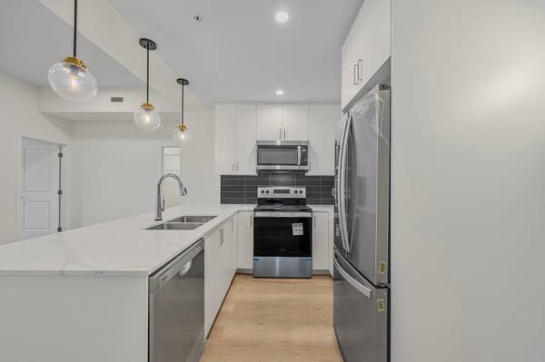 121 Mary ST #404, Clearview, ON L0M 1G0