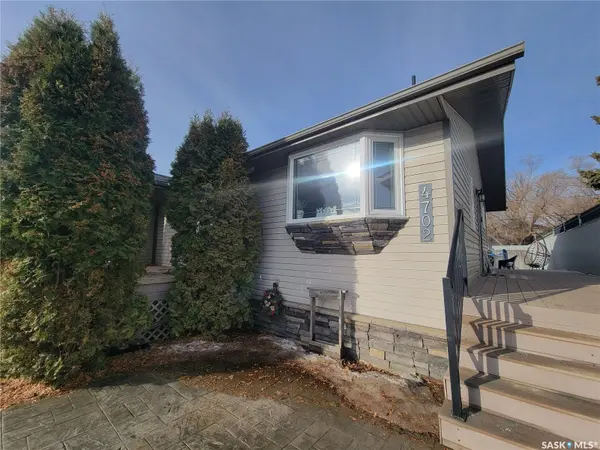 4702 Leader STREET, Macklin, SK S0L 2C0
