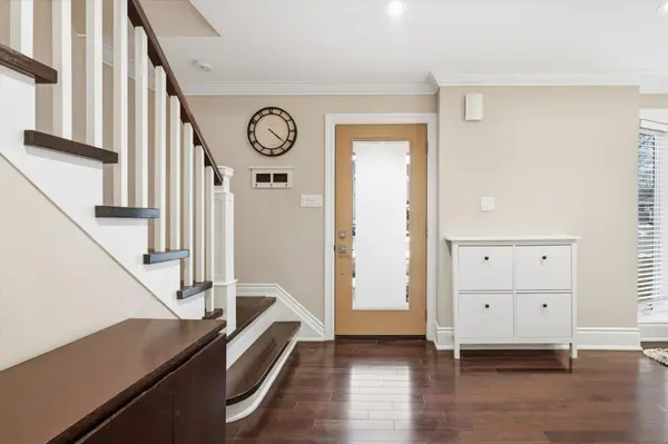 383 Cosburn CRES, Burlington, ON L7L 2W5