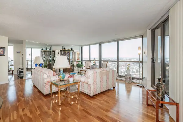 2010 Islington AVE #2302, Toronto W09, ON M9P 3S8