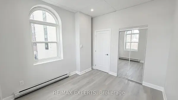 8 Main ST S #404, Brampton, ON L6W 2C3