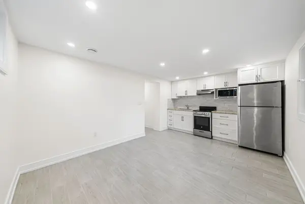 50 Arcadian CIR #3, Toronto W06, ON M8W 2Y9