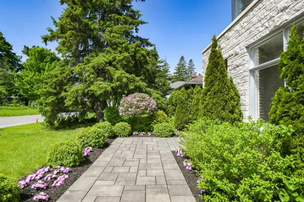 377 Crestview RD, Alta Vista And Area, ON K1H 5G7